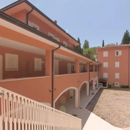 Lalla Al Pool - Access, Parking, Views Padenghe sul Garda