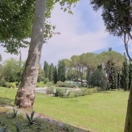 Lalla Al Pool - Access, Parking, Views * Padenghe sul Garda